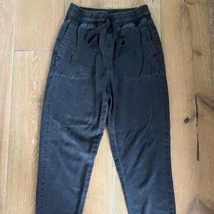 Drawstring row ham gray pants